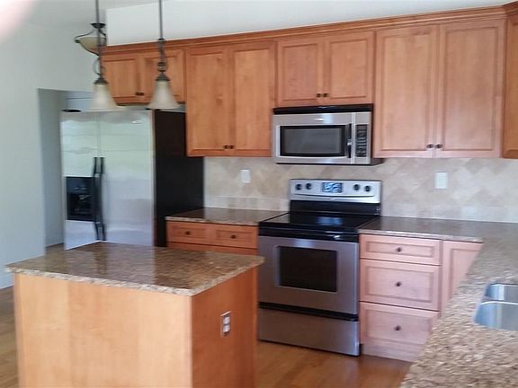 4th image of 8 Crimson Cir