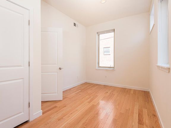4th image of 1520 Bainbridge St #A