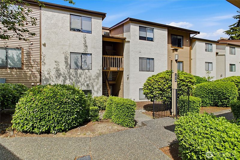 3rd image of 1018 S 312th Street #512