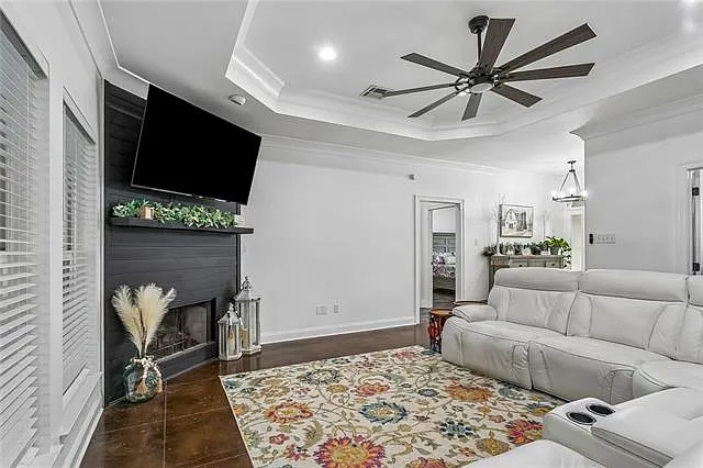 150 Riverbend Dr — Photo 5