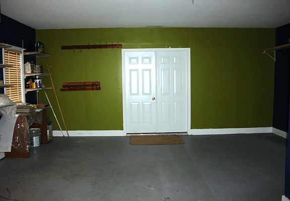Garage turned gym 