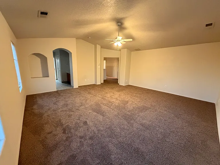 2130 Margarita Dr SE — Photo 11