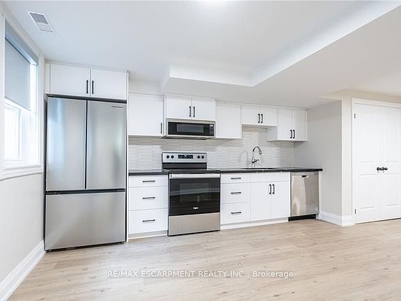4th image of 80 Irene Ave #D