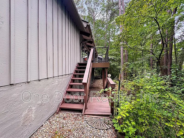 609 Indian Springs Ct — Photo 23