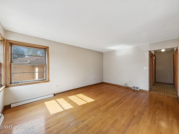4th image of 7504 N Oconto Ave