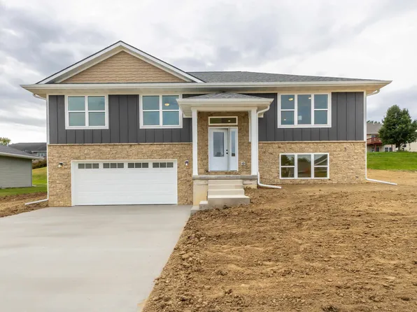 6100 Lynbrook Dr, Asbury, IA 52002