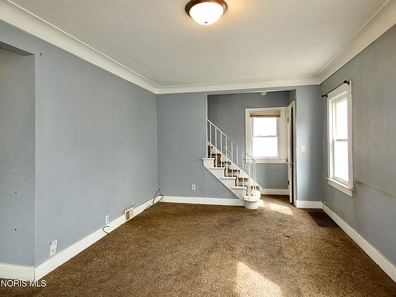 3rd image of 1546 Gould Rd