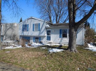 2437 Jamestown Dr, Northwood, OH 43619