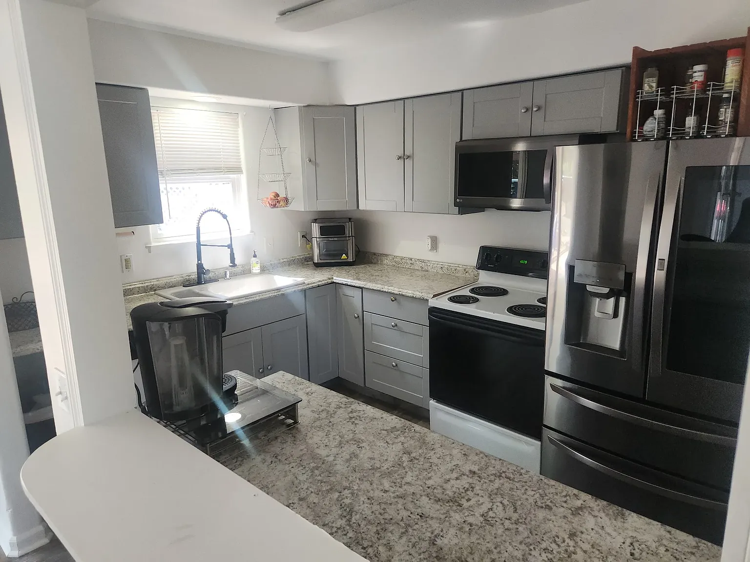 3 bed, 1407 sqft, $2,800 — Photo 3