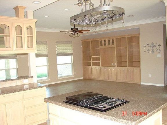 3rd image of 223 Creekwood Dr
