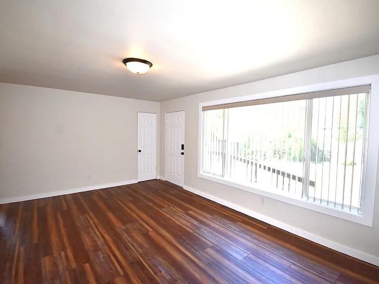 1174 Hiatt St — Photo 7