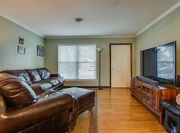 3rd image of 1708 O Ave