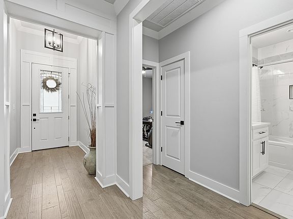 5th image of 814 Atkins Rd