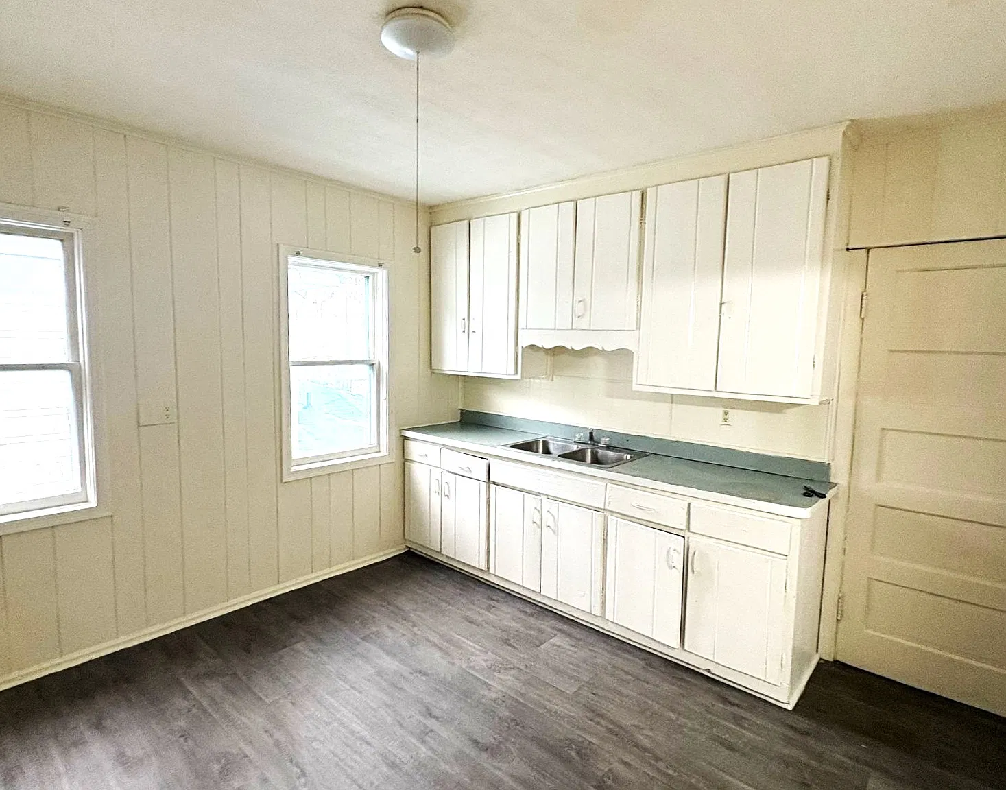 3 bed, $1,000 — Photo 1