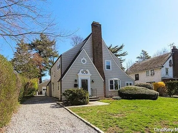 21 Nirvana Avenue, Great Neck, NY 11023