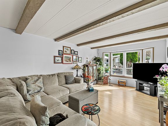 4th image of 1440 Ord Rd #13