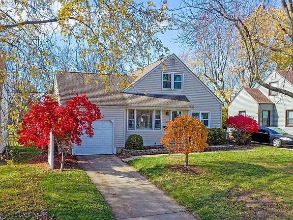 3rd image of 3291 Dresden St