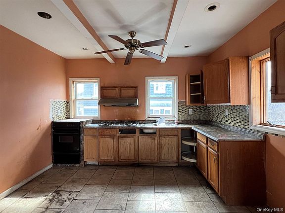 3rd image of 8 Grant Street