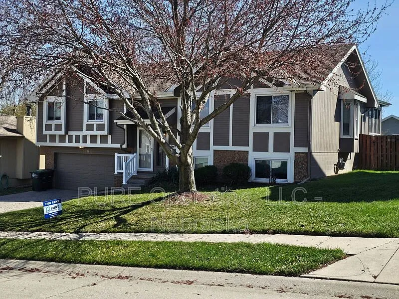 3 bed, 3.0 bath, 1879 sqft, $2,175 — Photo 3