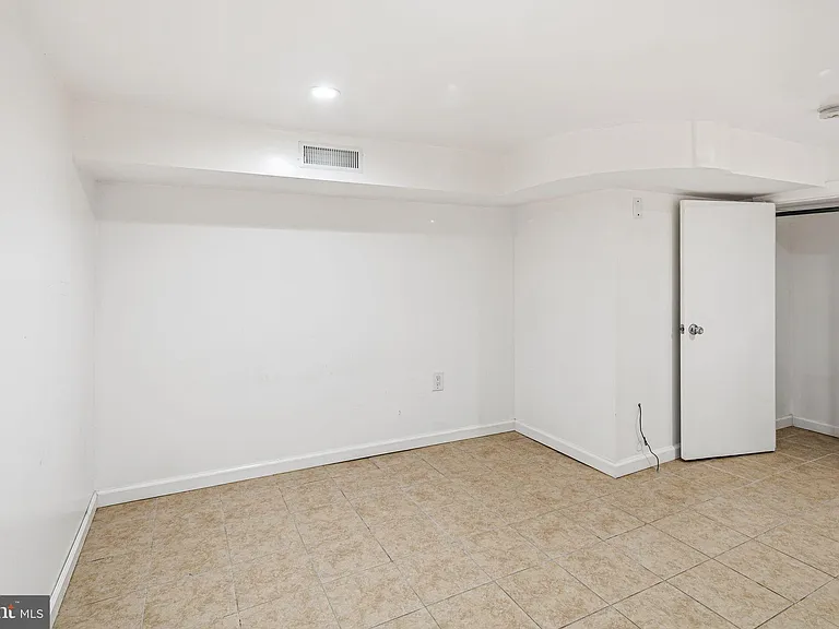 1940 N Marshall St #1 — Photo 9