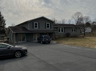 1092 Grade Rd, Falling Waters, WV 25419