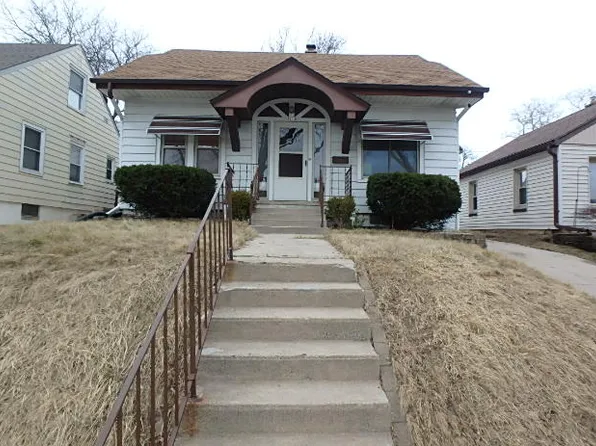8818 W Orchard St, West Allis, WI 53214