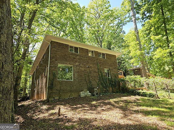 2nd image of 1146 Lakeshore Dr