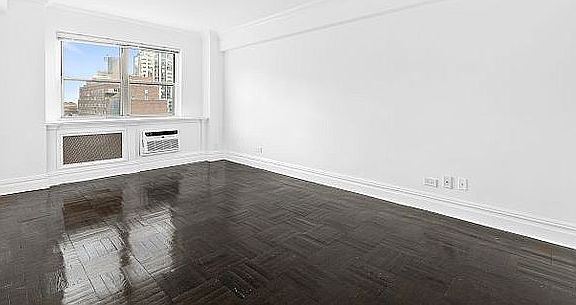 4th image of 301 E 66th St APT 9M