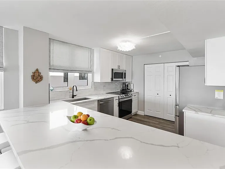 97 Sunset Dr #201 — Photo 7