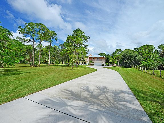 Home For Sale In Jupiter Farms