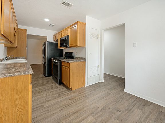 4th image of 821 E Glendale St