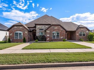 1001 Osage View Dr, Bentonville, AR 72713