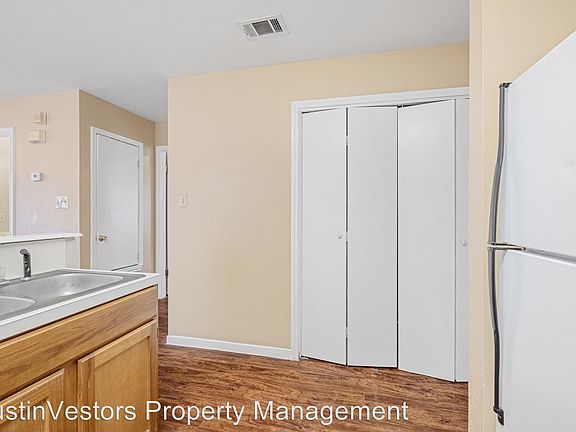 5th image of 3120 Northwest Blvd #D