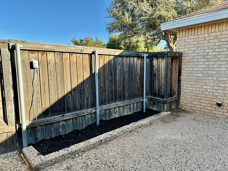 2405 Castleford Rd — Photo 27