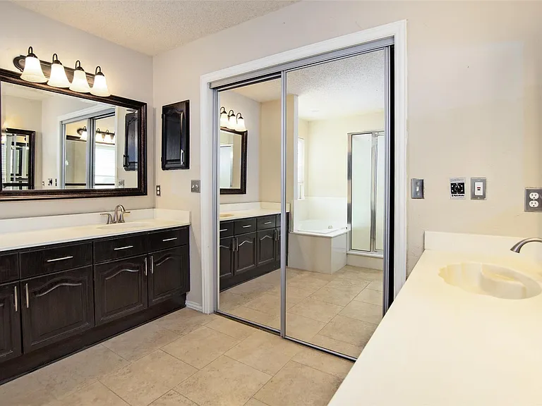 885 Parker Dr — Photo 13