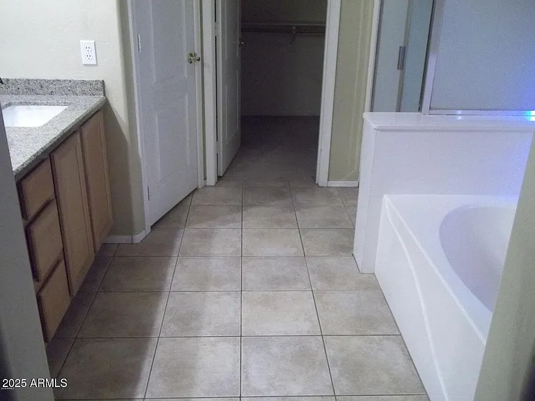 1680 W Saragosa St — Photo 23