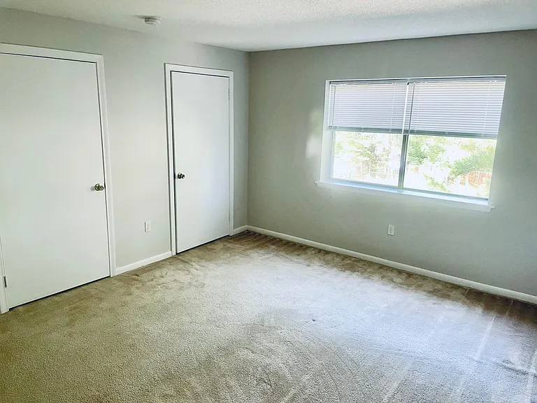 2400 Harbor View Dr #2400 — Photo 11