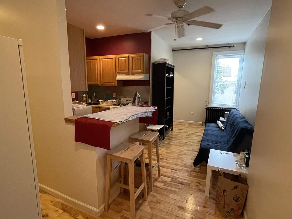 1st image of 3853 Lancaster Ave #3