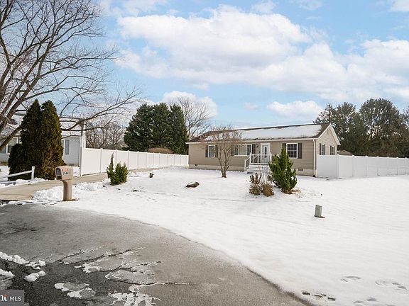 2nd image of 31441 Hiawatha Boulevard Ext