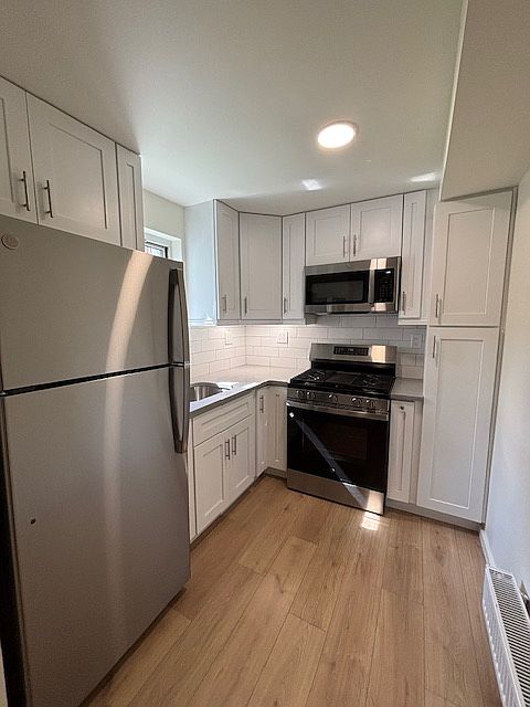 1st image of 101 Newel St #1