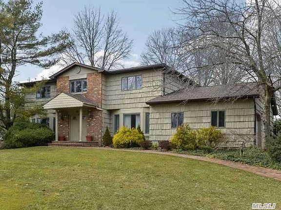 2nd image of 5 Wilmington Dr