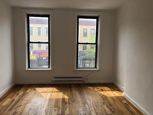 Rented by Emilienne Zongo Brown, LREB | media 18