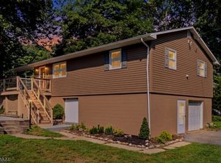 19 Harmony Ter, Phillipsburg, NJ 08865