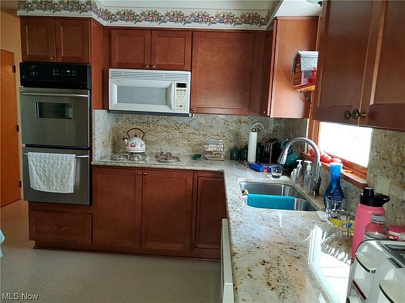4th image of 238 Montrose Way