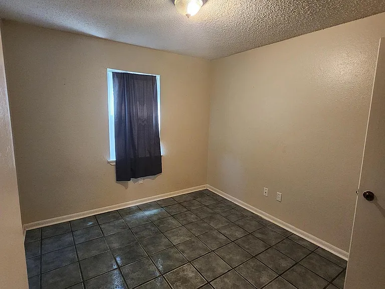 14371 NE 5th St — Photo 28