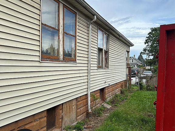 5th image of 6137 Proctor St