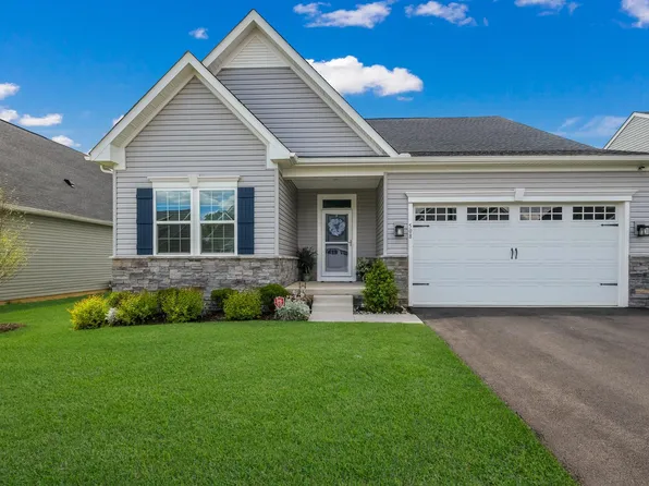 508 Christiana Manor Dr, West Grove, PA 19390