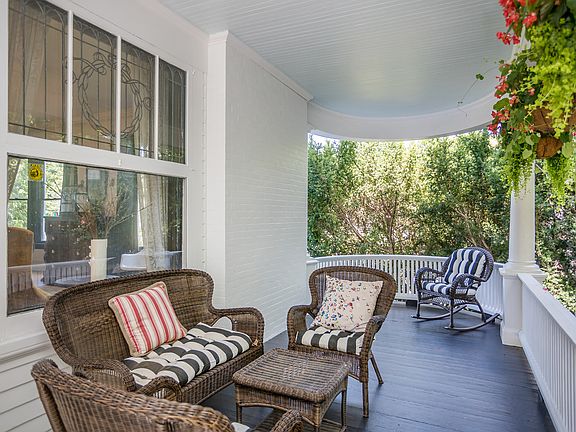 480 Main Street South