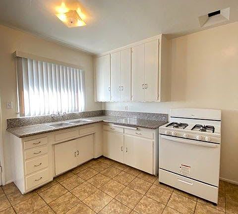 4th image of 5623 Satsuma Ave #5623