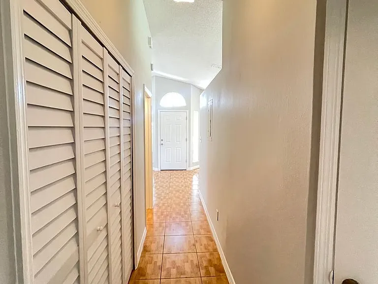 313 San Gabriel St — Photo 15